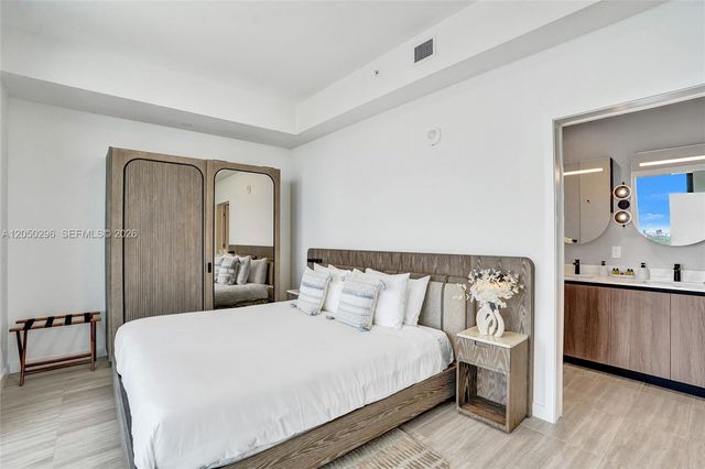 580 72nd Street 2102, Miami Beach, FL 33141