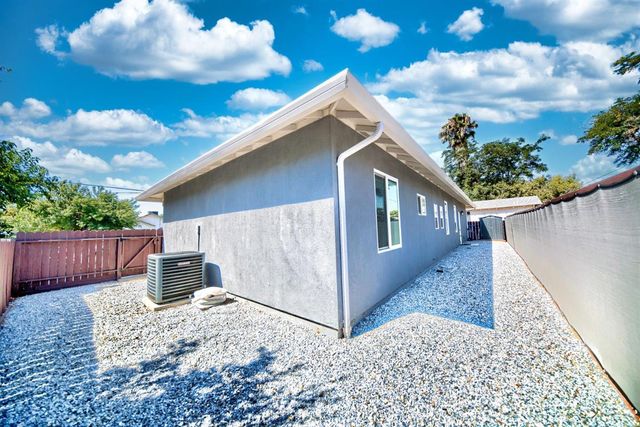 213 W South Street, Tracy, CA 95376