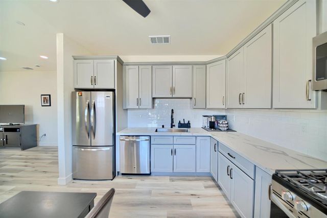 213 W South Street, Tracy, CA 95376