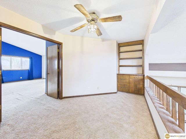 12615 Sky Park Drive, Omaha, NE 68137