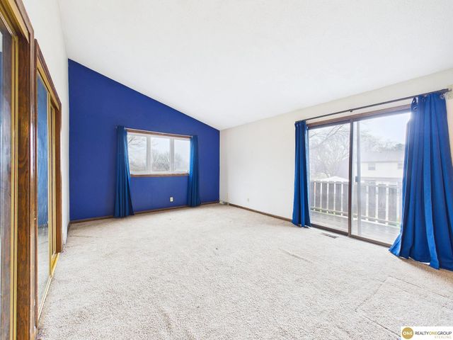 12615 Sky Park Drive, Omaha, NE 68137