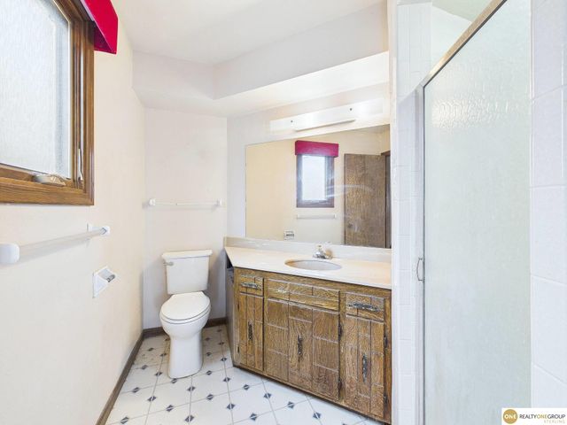 12615 Sky Park Drive, Omaha, NE 68137