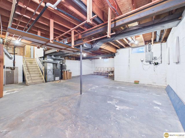 12615 Sky Park Drive, Omaha, NE 68137