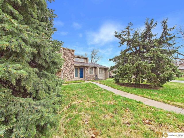 12615 Sky Park Drive, Omaha, NE 68137