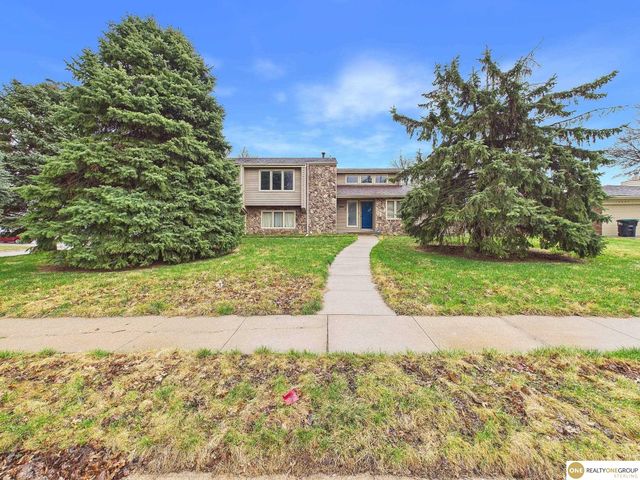 12615 Sky Park Drive, Omaha, NE 68137