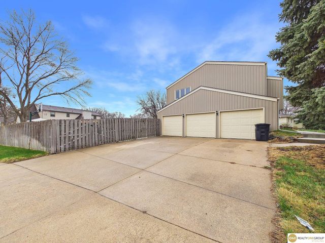 12615 Sky Park Drive, Omaha, NE 68137