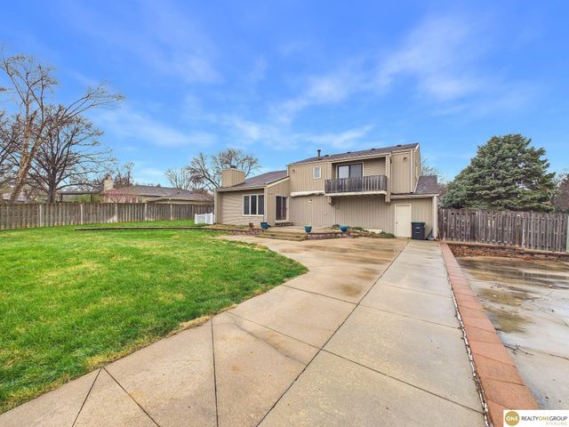 12615 Sky Park Drive, Omaha, NE 68137