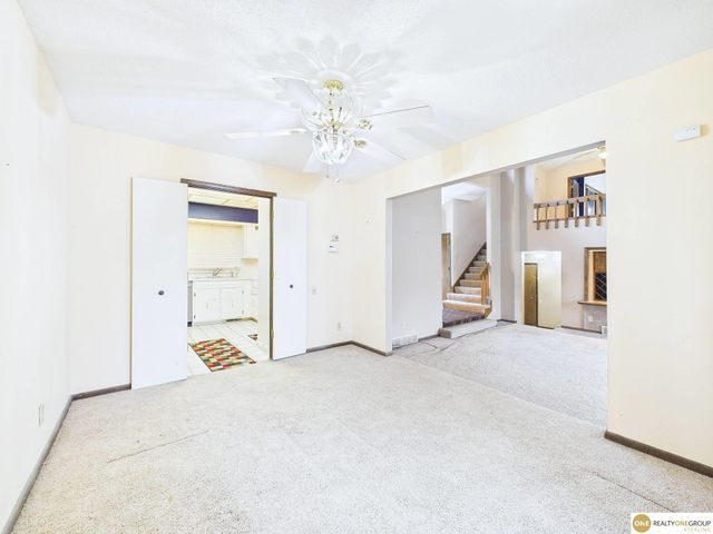 12615 Sky Park Drive, Omaha, NE 68137