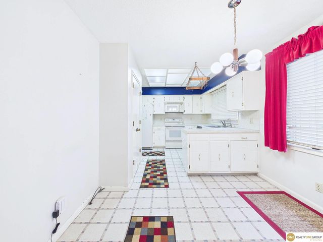 12615 Sky Park Drive, Omaha, NE 68137