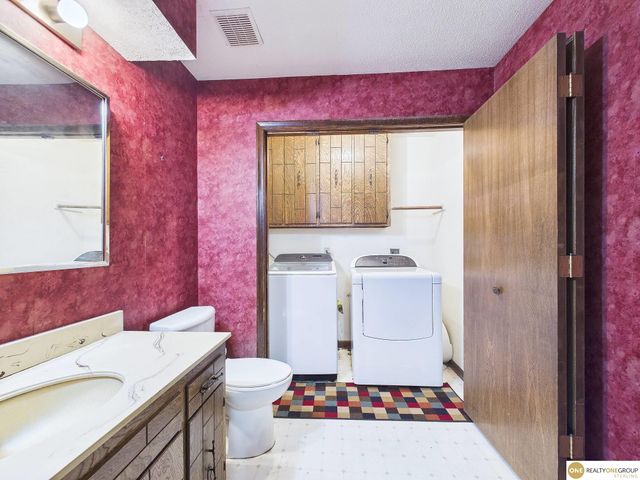 12615 Sky Park Drive, Omaha, NE 68137