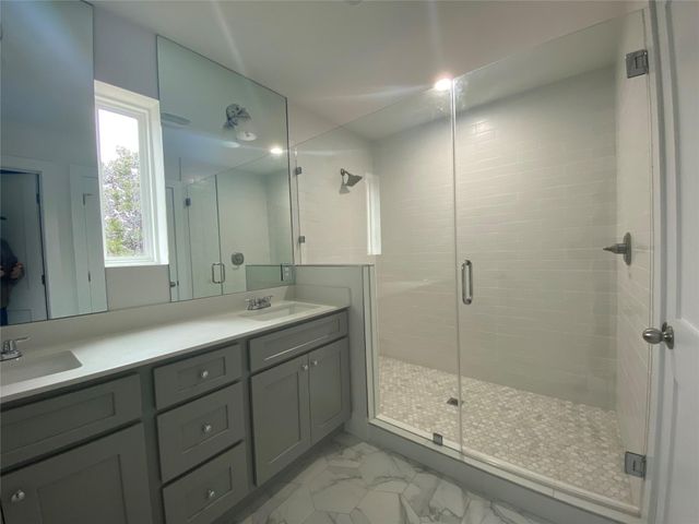 1916 Webberville RD B, Austin, TX 78721