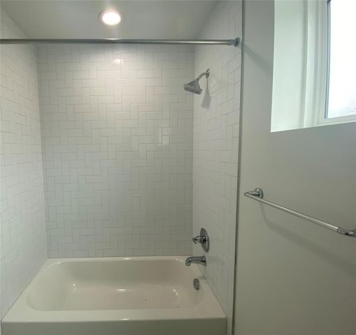 1916 Webberville RD B, Austin, TX 78721