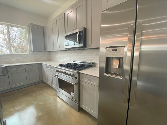 1916 Webberville RD B, Austin, TX 78721