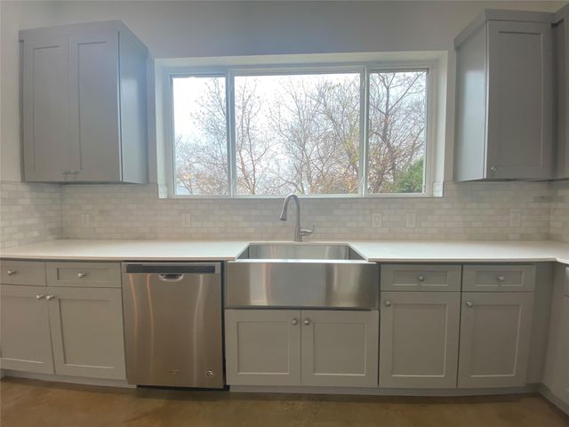 1916 Webberville RD B, Austin, TX 78721