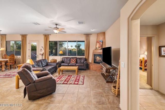 852 W Mountain Stone Drive, Green Valley, AZ 85614