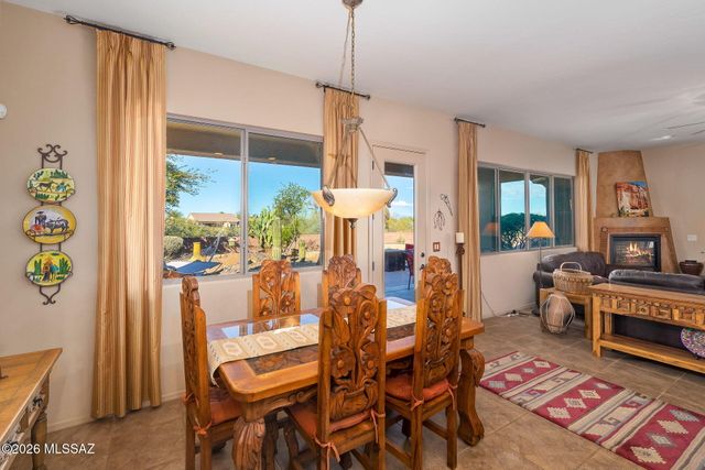 852 W Mountain Stone Drive, Green Valley, AZ 85614