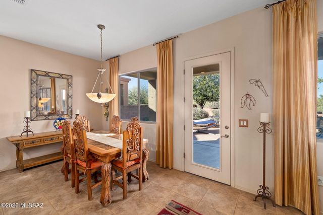 852 W Mountain Stone Drive, Green Valley, AZ 85614