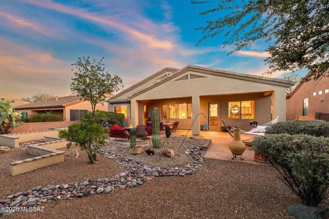 852 W Mountain Stone Drive, Green Valley, AZ 85614
