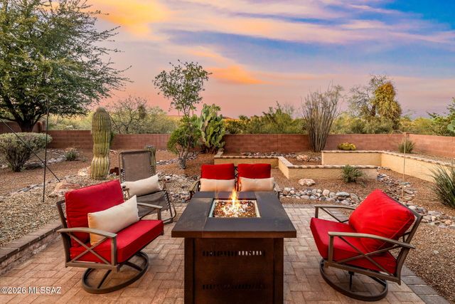 852 W Mountain Stone Drive, Green Valley, AZ 85614