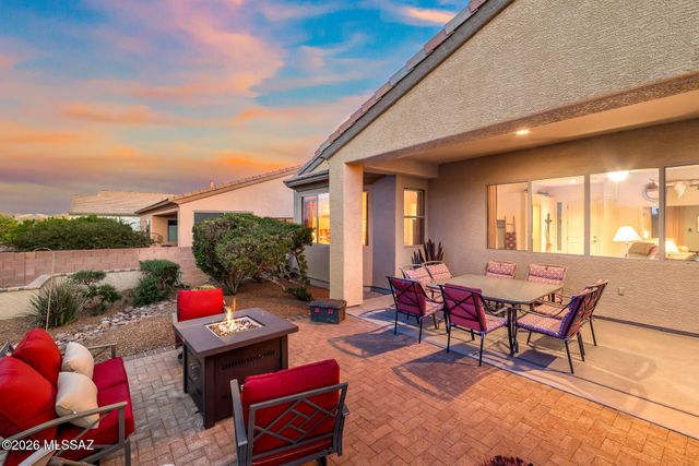 852 W Mountain Stone Drive, Green Valley, AZ 85614