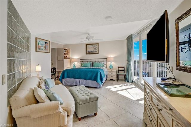 4041 Gulf Shore BLVD N PH-4, Naples, FL 34103