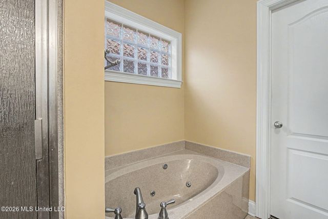 3473 E Enclave Drive, Southaven, MS 38672