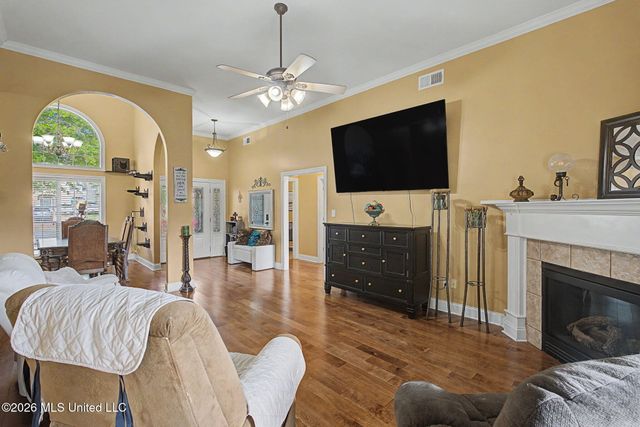 3473 E Enclave Drive, Southaven, MS 38672