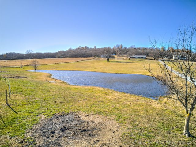 10854 S 305th East Avenue, Coweta, OK 74429