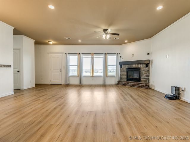 10854 S 305th East Avenue, Coweta, OK 74429