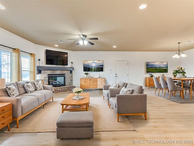 10854 S 305th East Avenue, Coweta, OK 74429