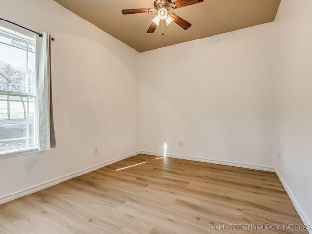 10854 S 305th East Avenue, Coweta, OK 74429