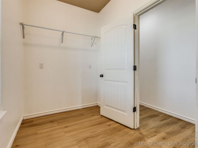 10854 S 305th East Avenue, Coweta, OK 74429