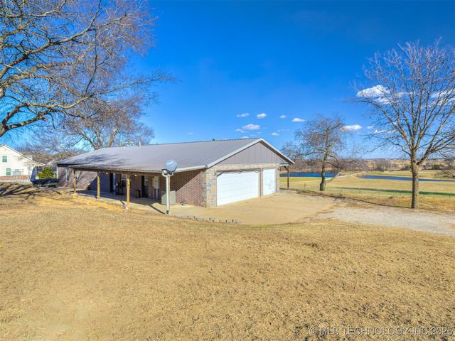 10854 S 305th East Avenue, Coweta, OK 74429
