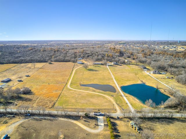 10854 S 305th East Avenue, Coweta, OK 74429