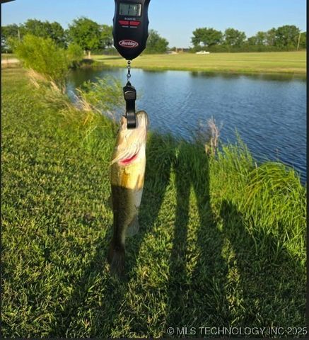 10854 S 305th East Avenue, Coweta, OK 74429