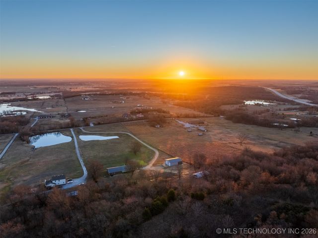 10854 S 305th East Avenue, Coweta, OK 74429