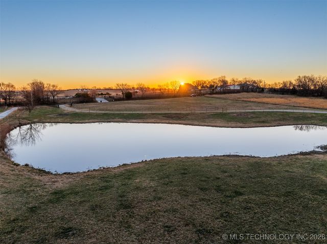 10854 S 305th East Avenue, Coweta, OK 74429