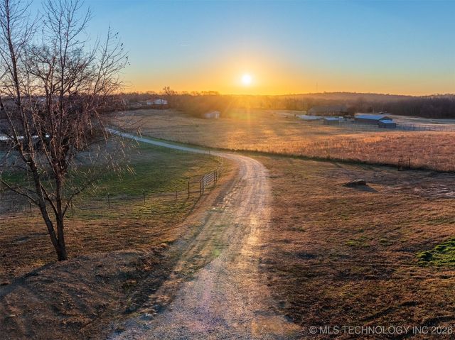 10854 S 305th East Avenue, Coweta, OK 74429