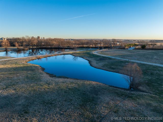 10854 S 305th East Avenue, Coweta, OK 74429