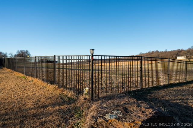 10854 S 305th East Avenue, Coweta, OK 74429