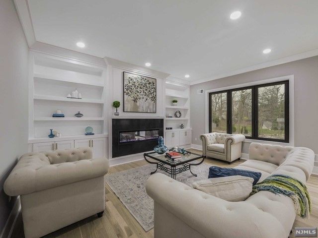 130 Mallinson Street, Allendale, NJ 07401
