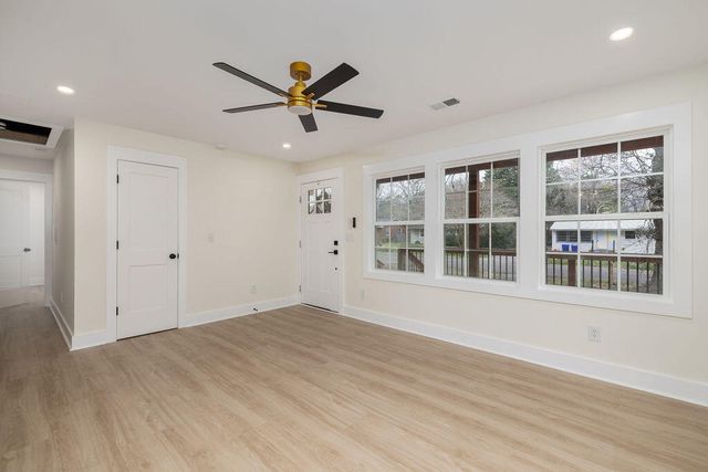 2405 Eagle Drive, North Charleston, SC 29406