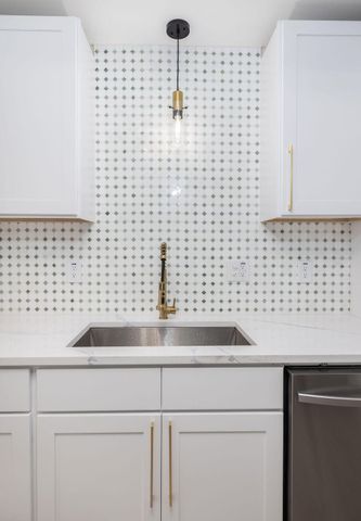 2405 Eagle Drive, North Charleston, SC 29406