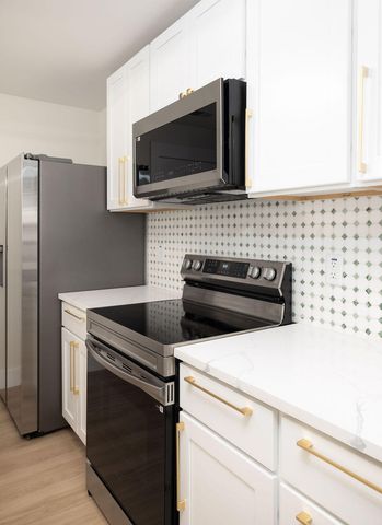 2405 Eagle Drive, North Charleston, SC 29406