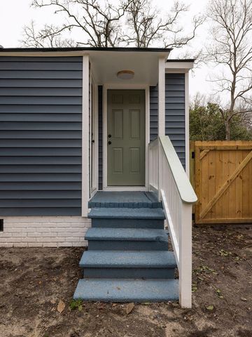 2405 Eagle Drive, North Charleston, SC 29406