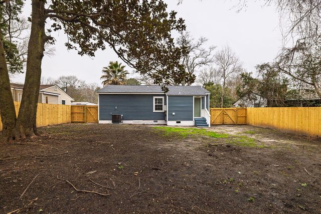 2405 Eagle Drive, North Charleston, SC 29406