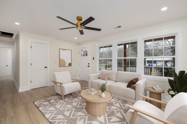 2405 Eagle Drive, North Charleston, SC 29406