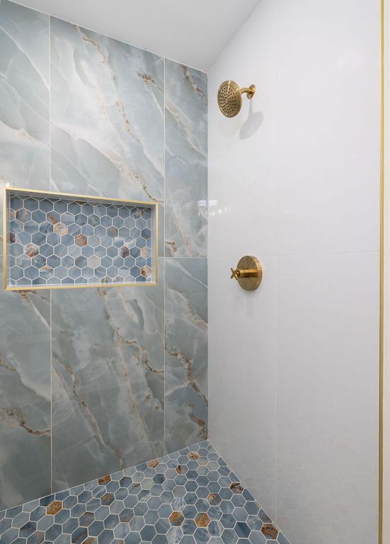 Image 20 of property listing at 2405 Eagle Drive, North Charleston, SC 29406