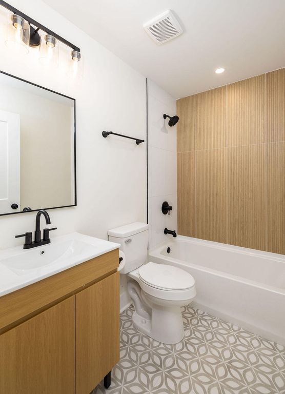 Image 22 of property listing at 2405 Eagle Drive, North Charleston, SC 29406