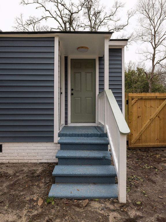 Image 27 of property listing at 2405 Eagle Drive, North Charleston, SC 29406